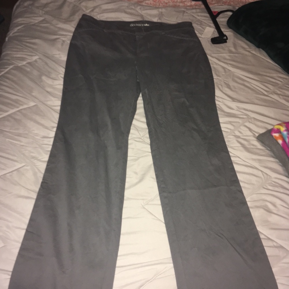 Women’s dockers
